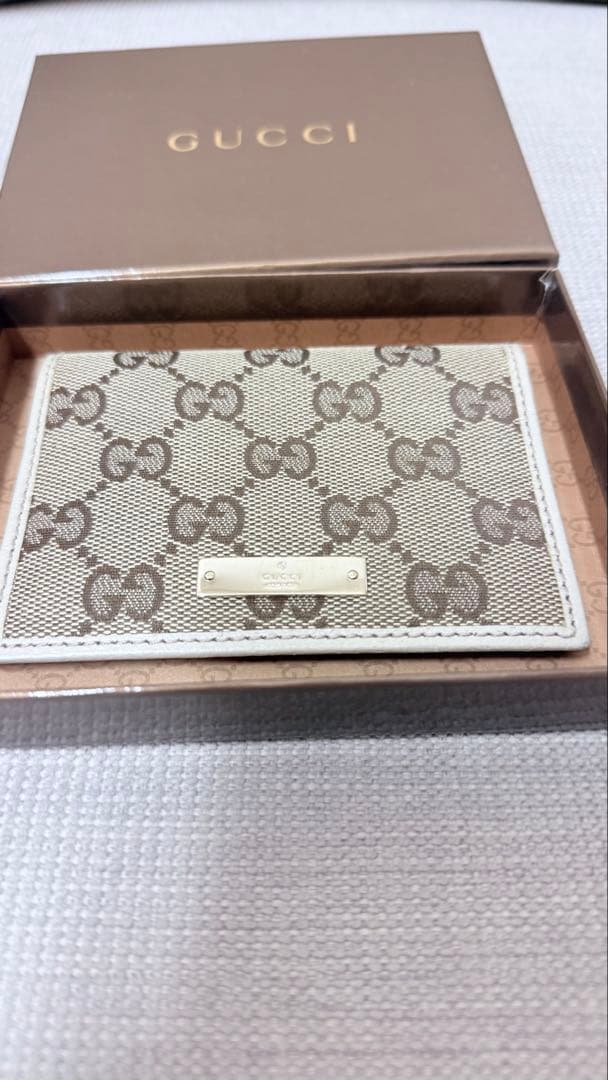 GUCCI GGパターン 定期入れ　カードケース