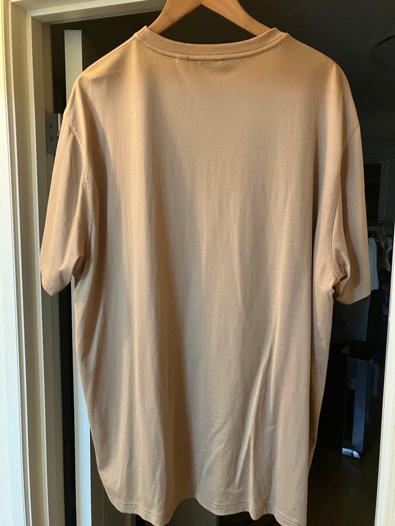 美品⭐️BURBERRY バーバリーセンターロゴ　Tシャツ　XLサイズ　ベージュ