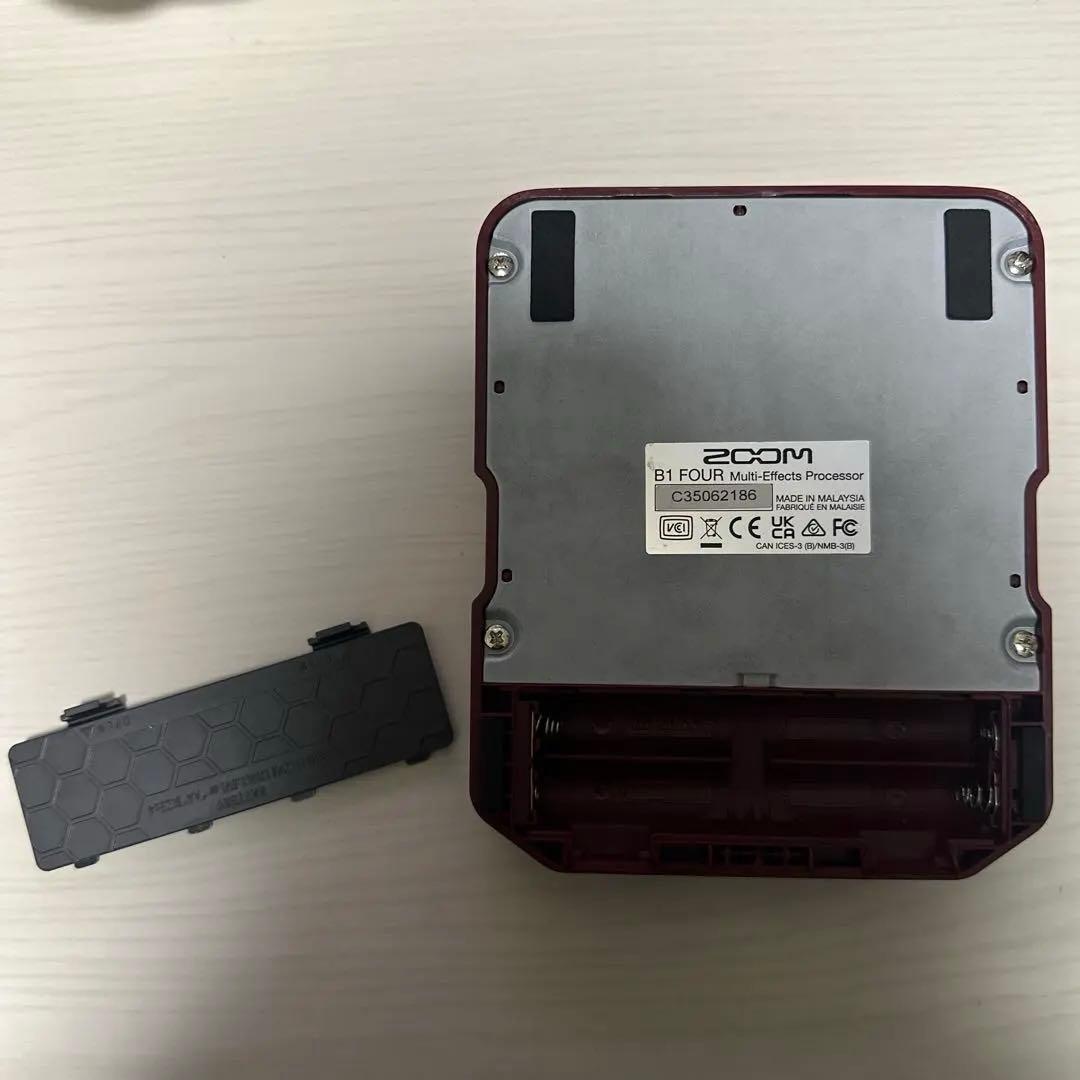 ZOOM B1 FOUR マルチエフェクター