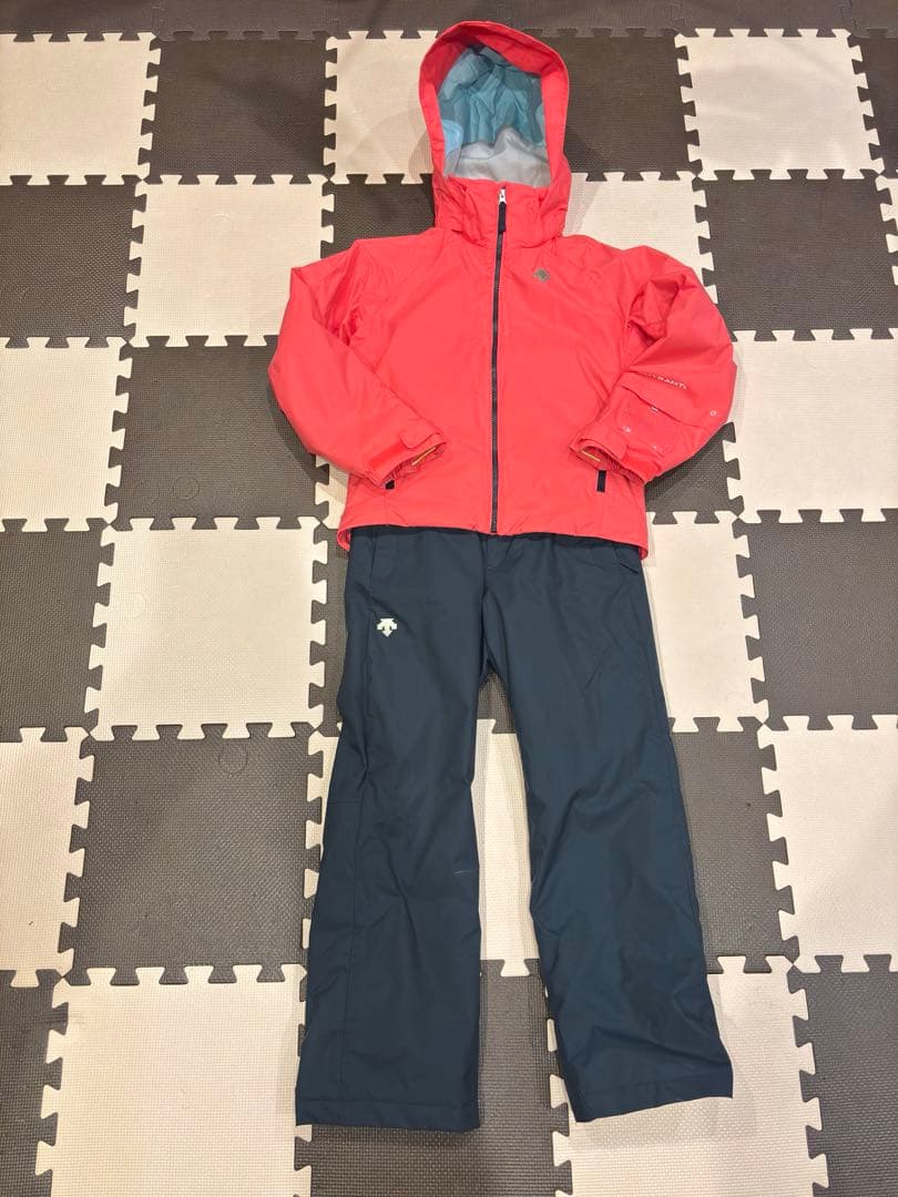 ★子供用スキーウェア　上下セット　デサント　140cm（135〜145cm）★