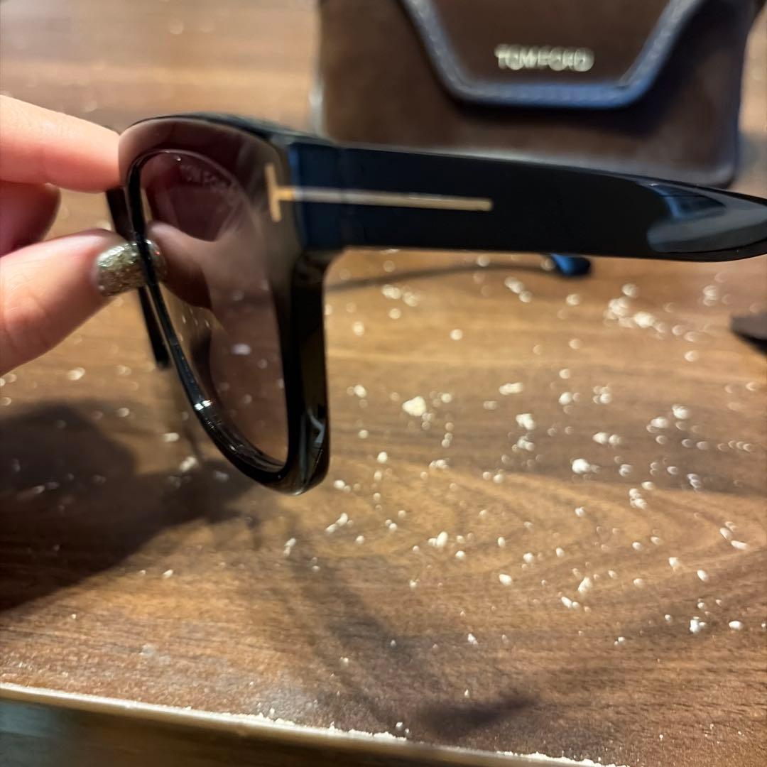 TOM FORD TF952 サングラス　トムフォード