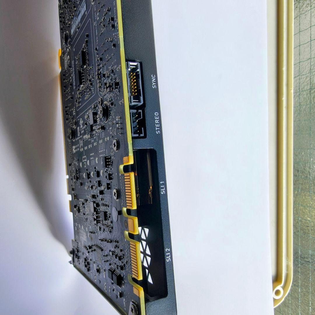 NVIDIA QUADRO P4000グラフィックボード+3Dステレオブラケット