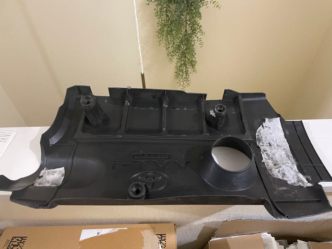 トヨタ VVT-i エンジンカバー 取付加工箇所あり