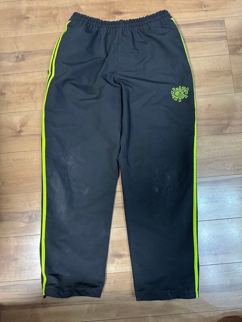 adidas × always トラックパンツ