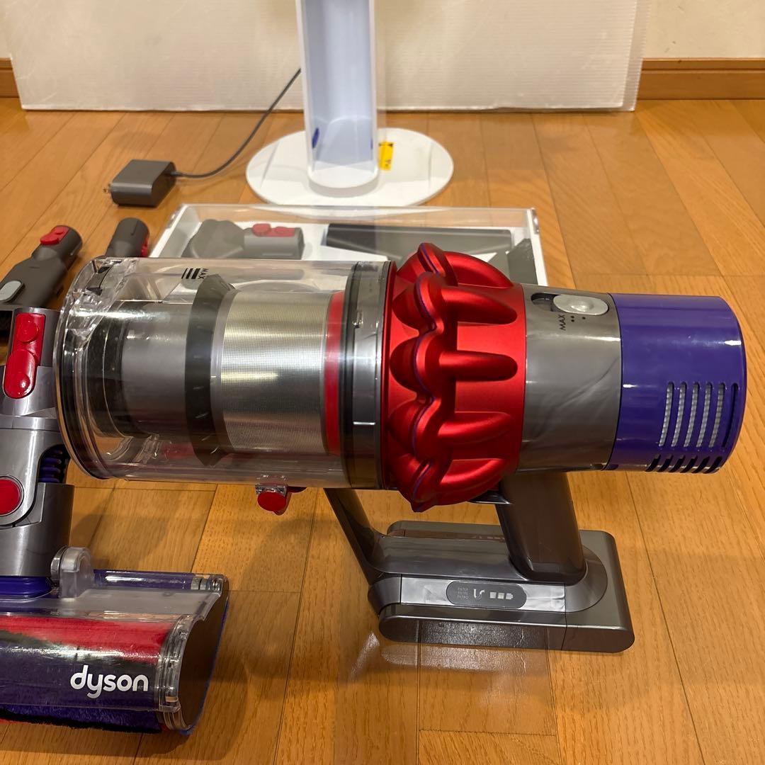 ダイソンV10 SV12 美品！　スタンド付き　分解洗浄済み