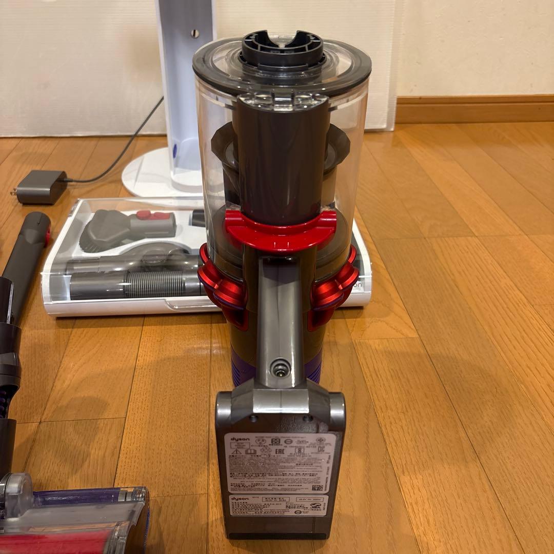 ダイソンV10 SV12 美品！　スタンド付き　分解洗浄済み