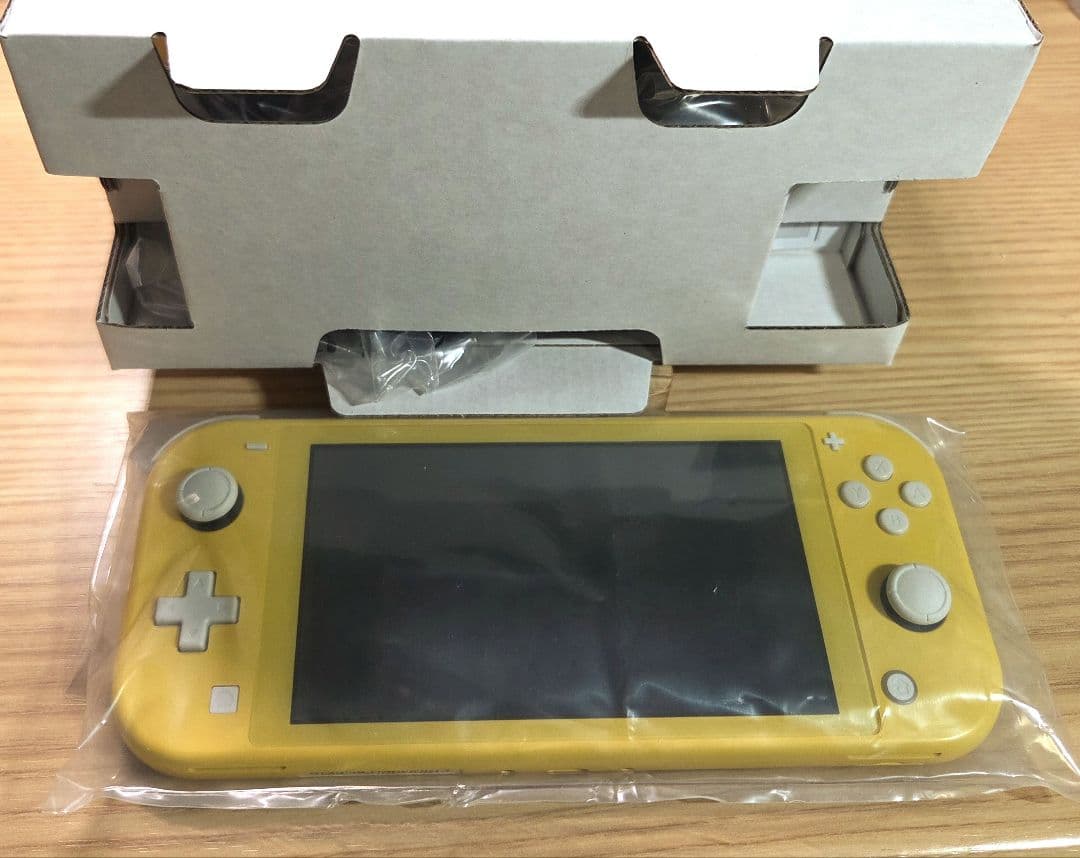Nintendo Switch Lite イエロー ジャンク（左スティック）
