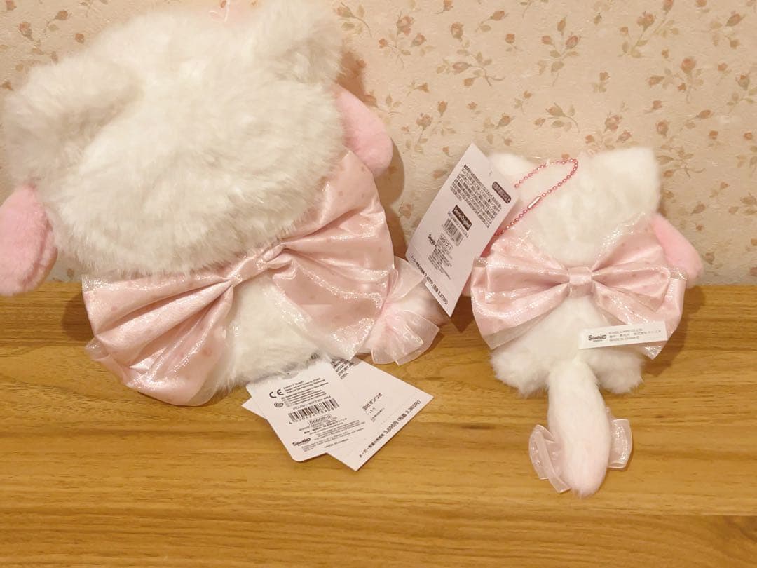 サンリオ　マイメロディ ぬいぐるみとマスコットホルダー　セット（ミルキーこねこ）