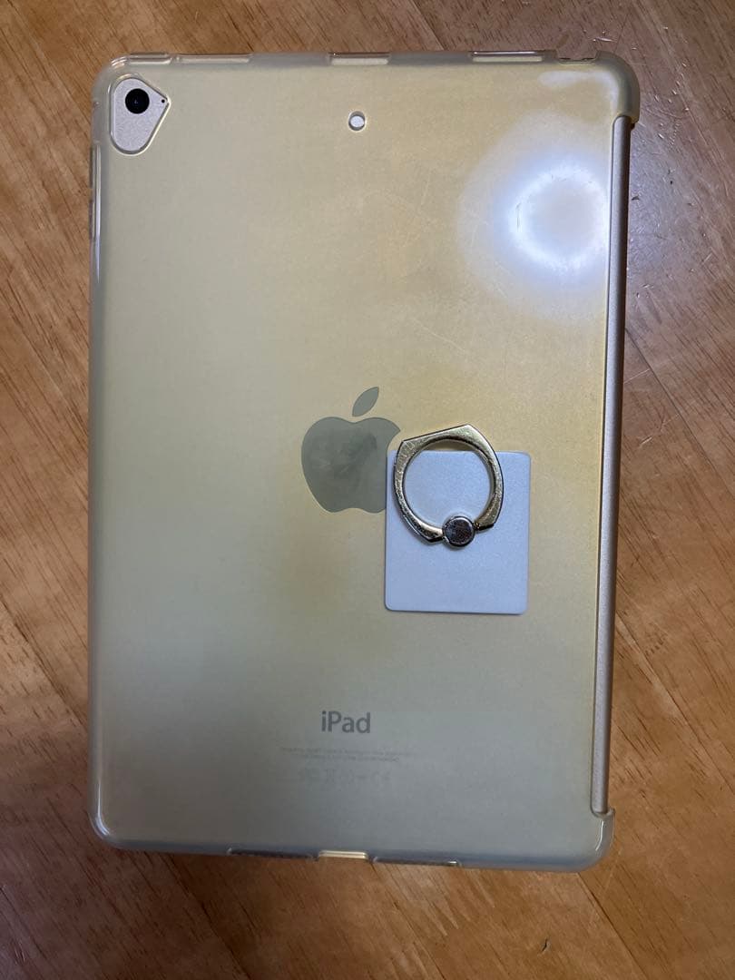 w*n様 Apple iPad (モデルA1538) ゴールド