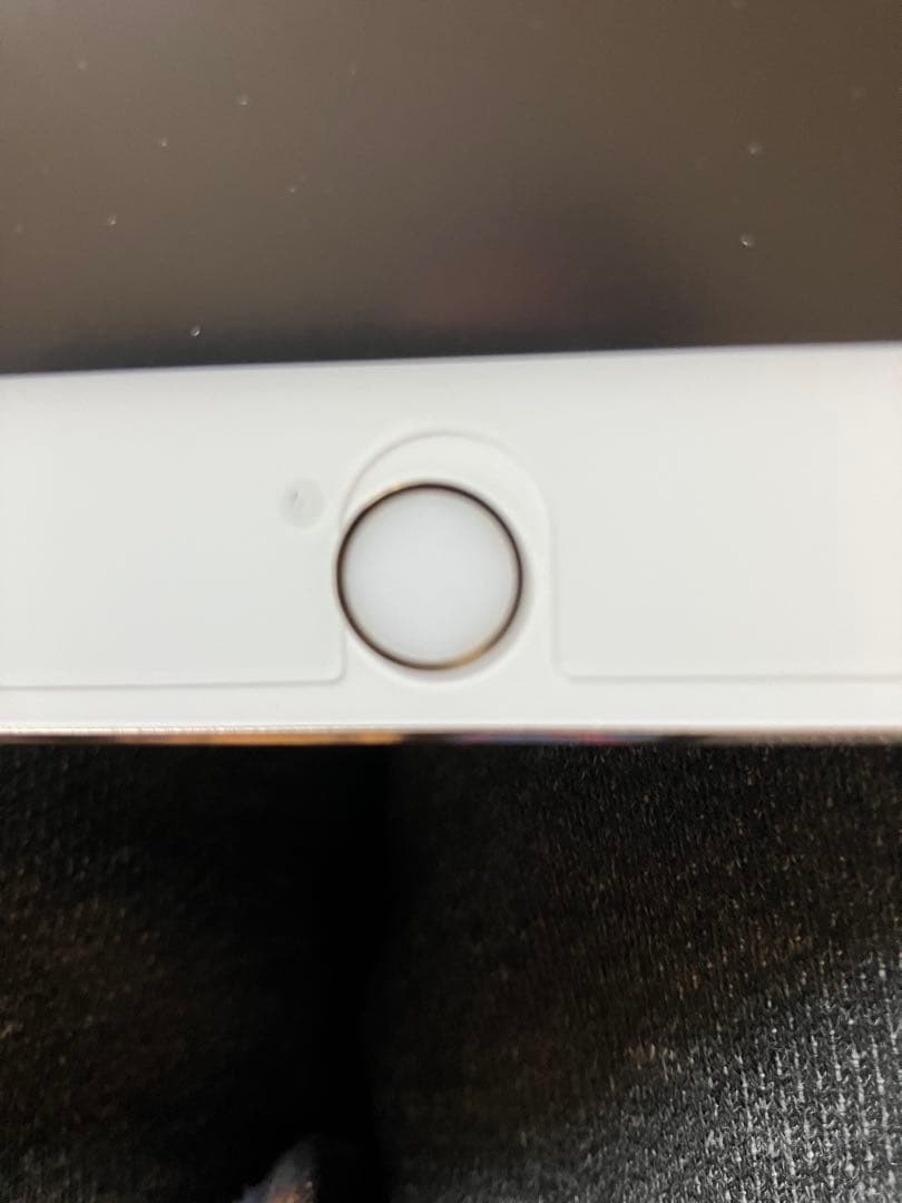 w*n様 Apple iPad (モデルA1538) ゴールド