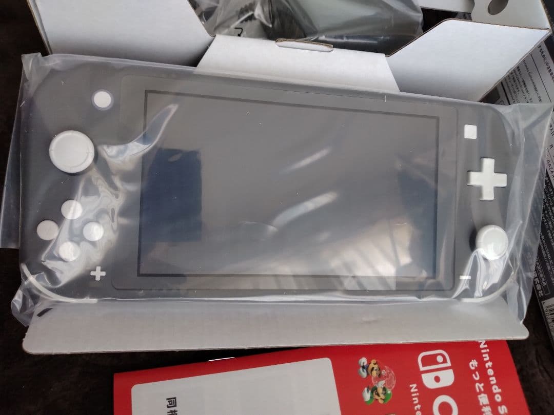 新品未使用　任天堂スイッチライトグレー 本体