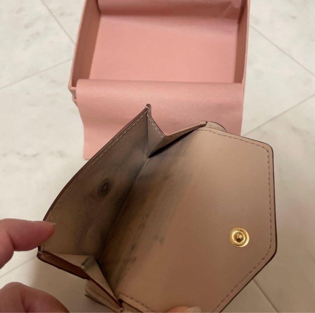miumiu 三つ折りレザー財布