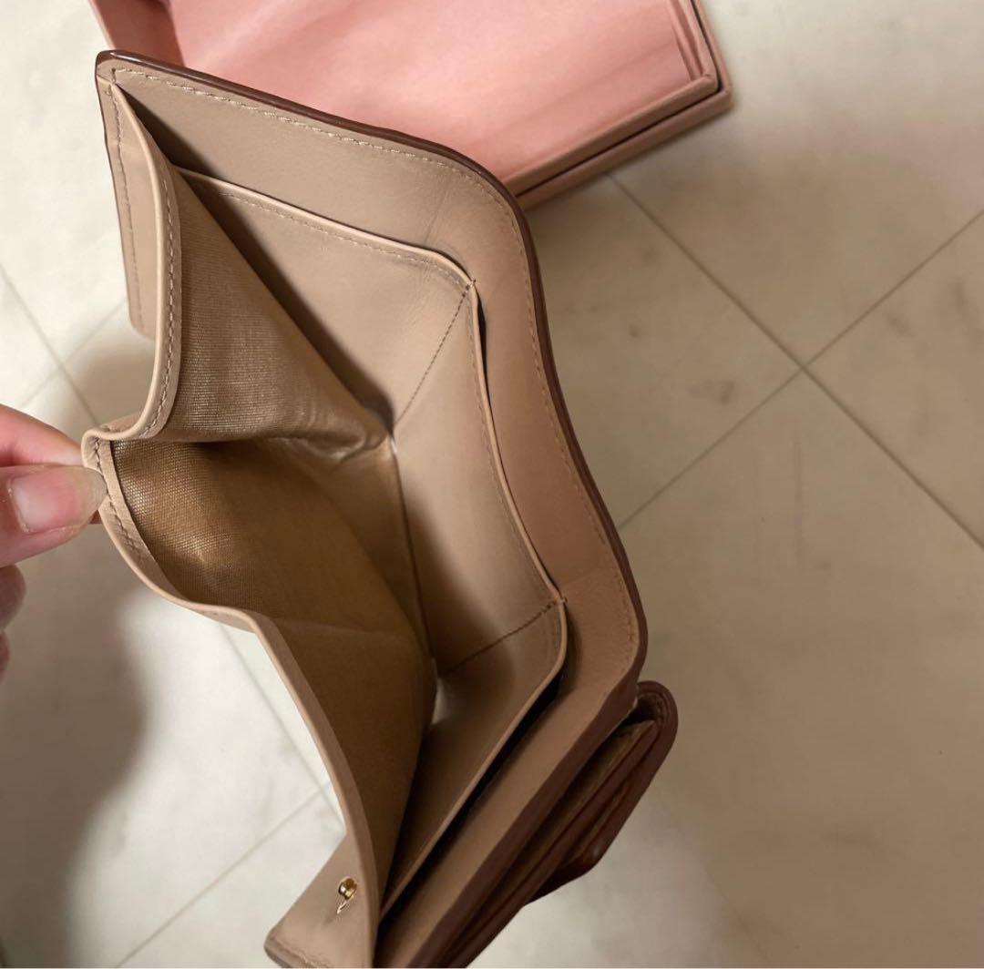 miumiu 三つ折りレザー財布