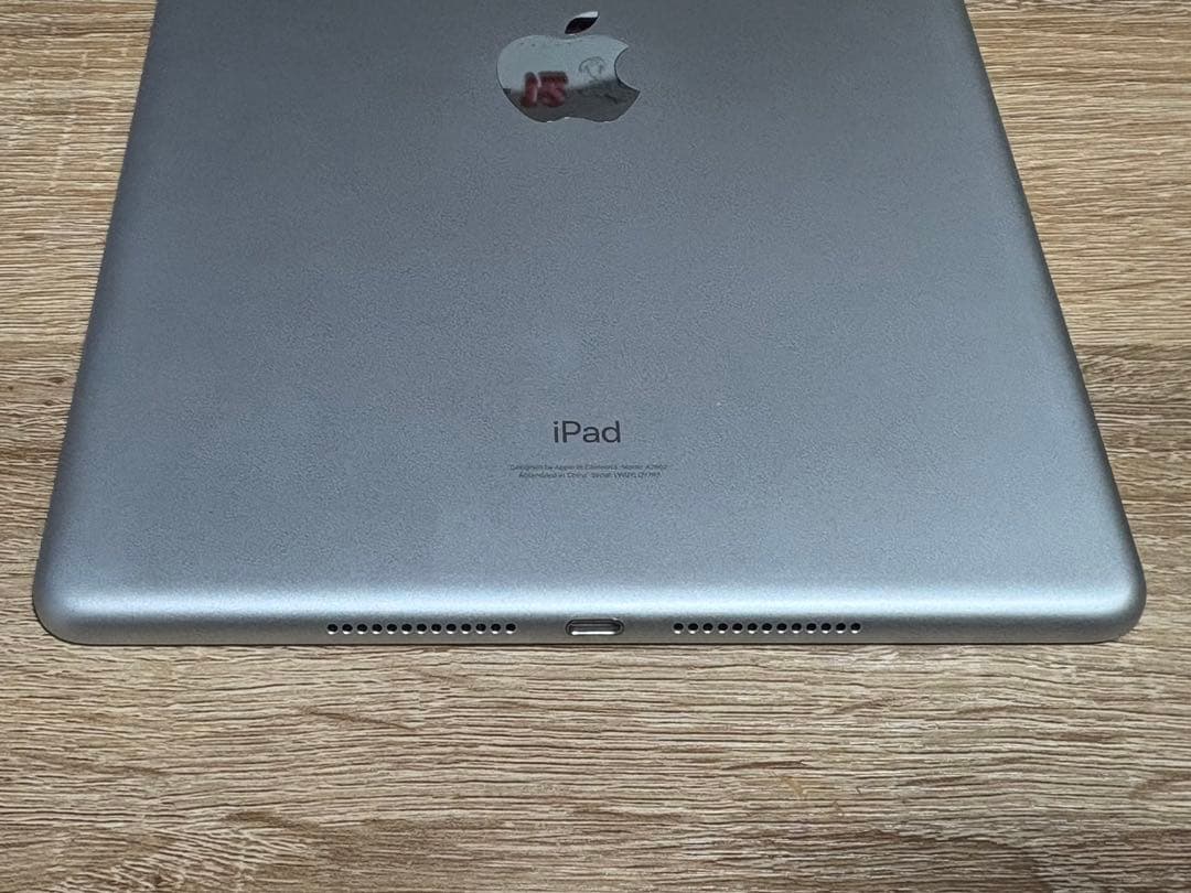 iPad 第9世代 シルバー Wi-Fiモデル 64GB