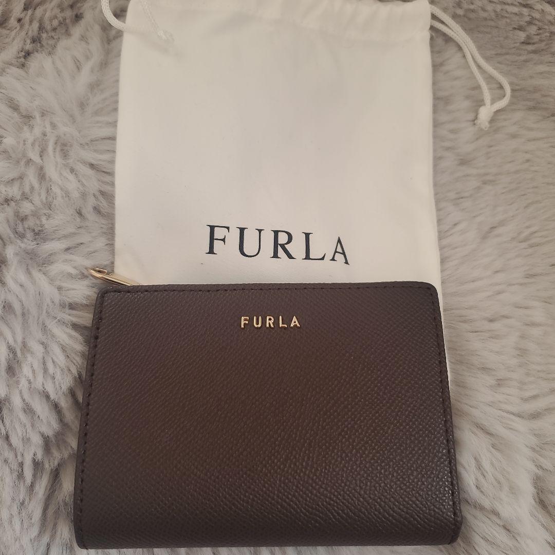 やなはる FURLA 財布　ブラウン　スリム　二つ折り財布
