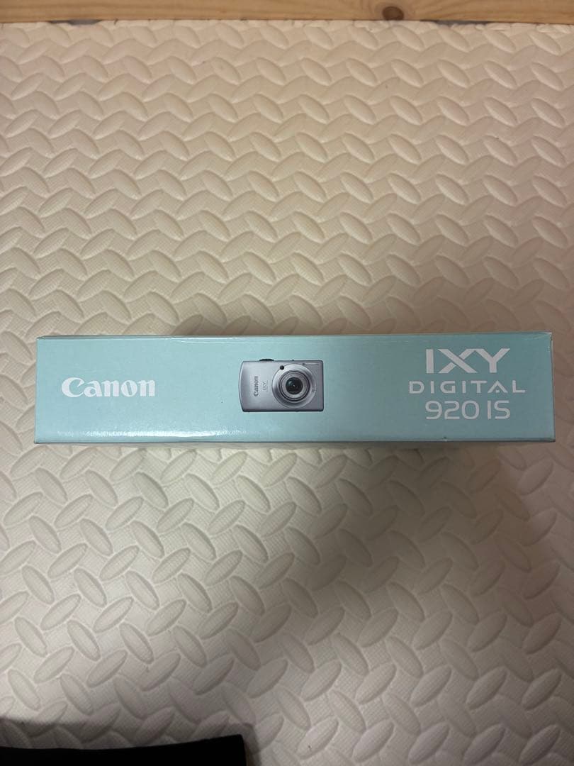 未使用ストラップ付き　canon&キャノン　ixy 920is デジタルカメラ