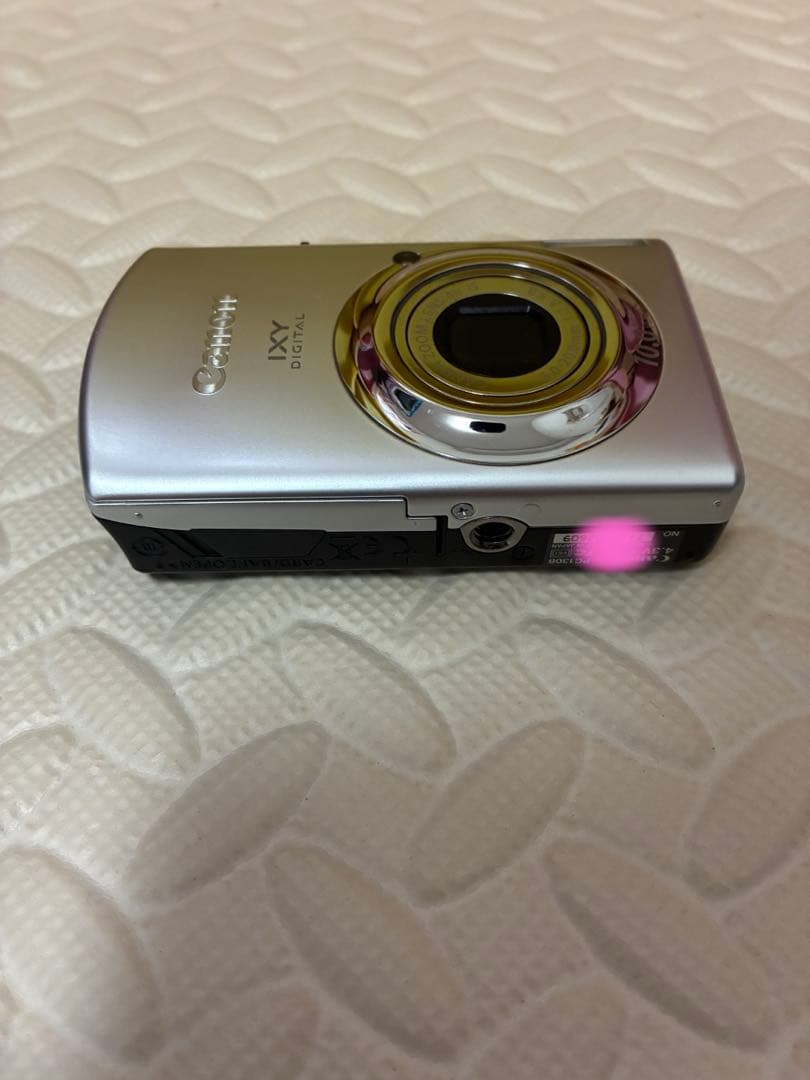 未使用ストラップ付き　canon&キャノン　ixy 920is デジタルカメラ