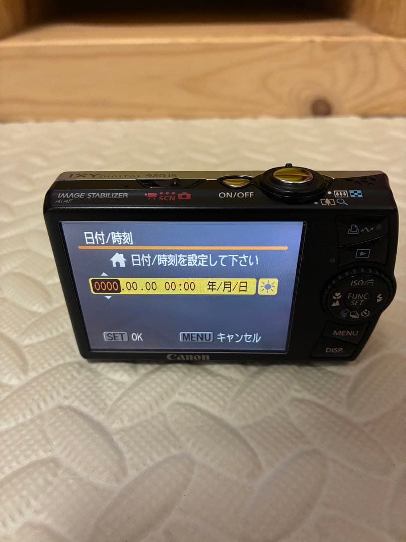 未使用ストラップ付き　canon&キャノン　ixy 920is デジタルカメラ