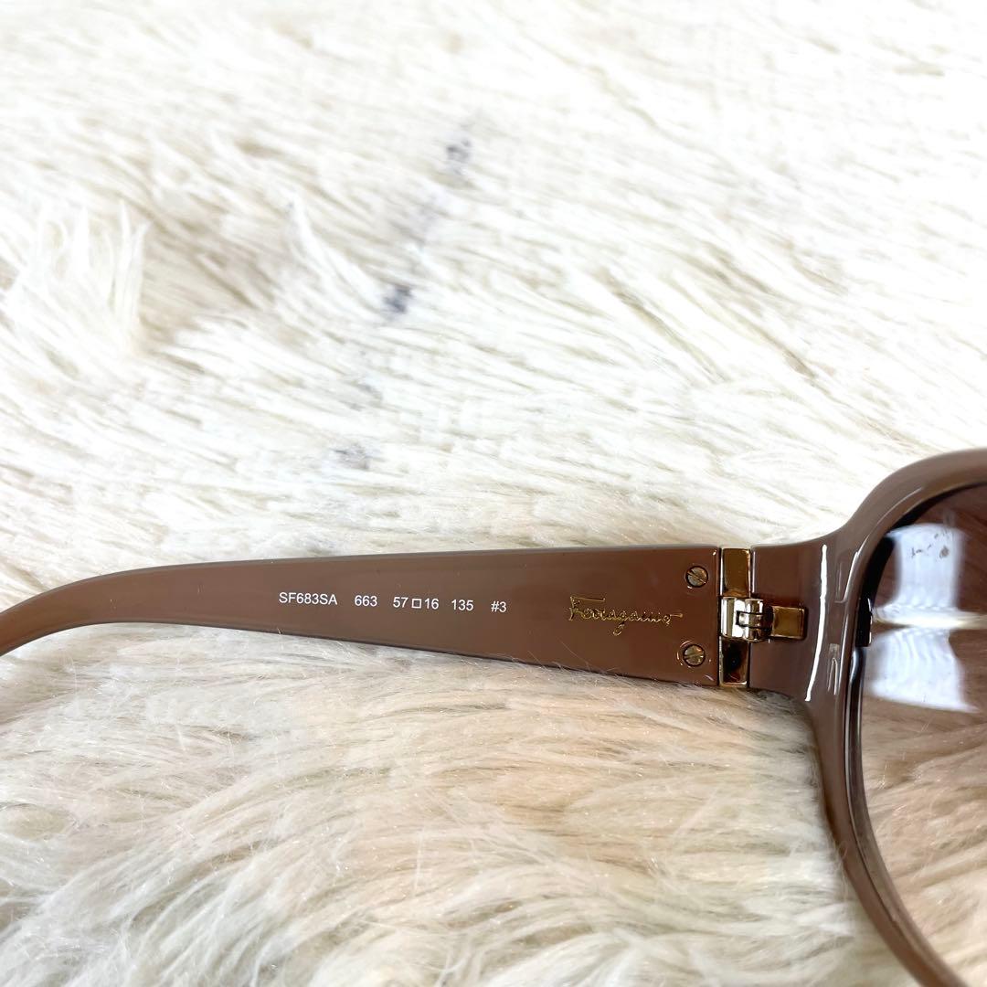 美品　Salvatore Ferragamo　SF683SA　ブラウンレンズ