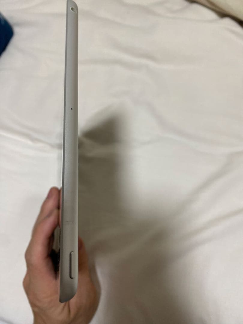iPad (第7世代) ホワイト