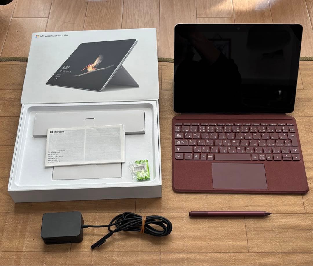 充放電6回Surface Go 64GB 純正ペン(1.2万相当)・キーボード付