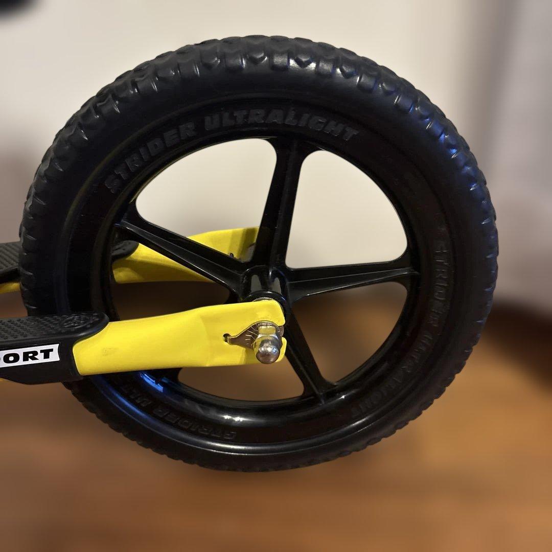 STRIDER ストライダー スポーツ 12インチ 日本正規品 イエロー　黄色