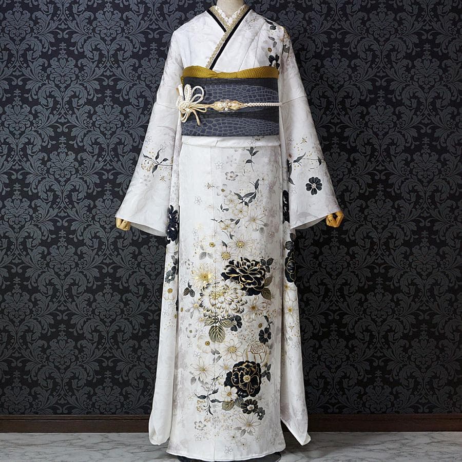 振袖フルセット　オーダー仕立て　白地　金糸刺繍　金彩　成人式