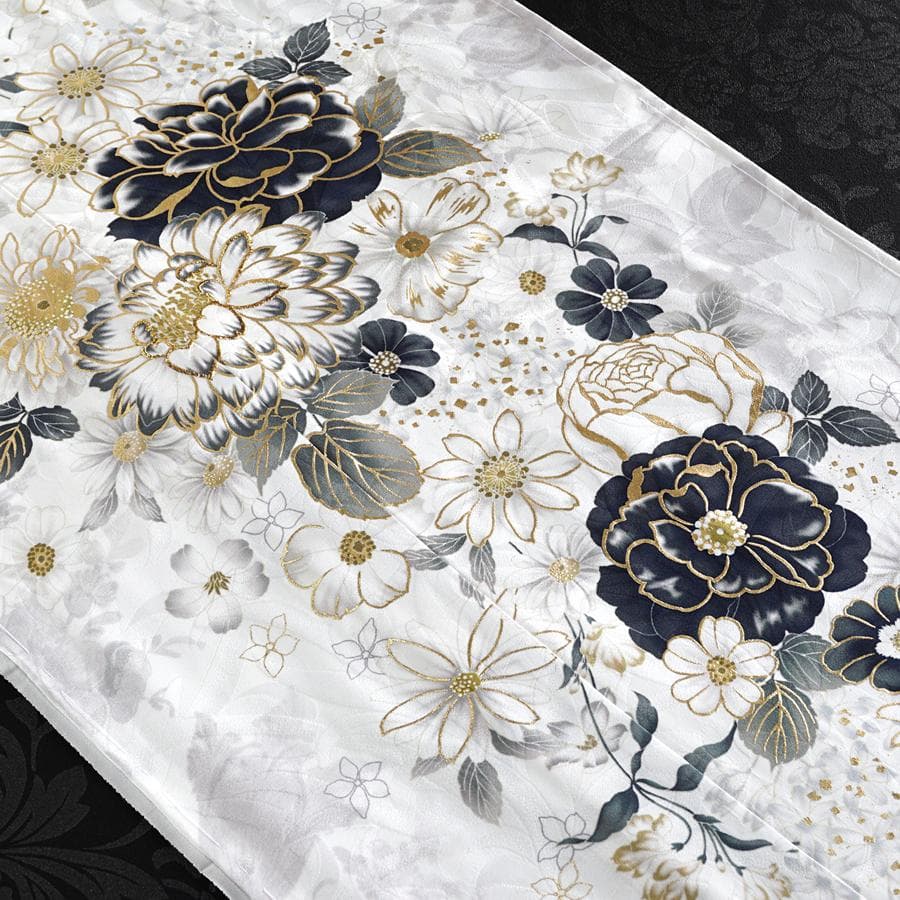 振袖フルセット　オーダー仕立て　白地　金糸刺繍　金彩　成人式