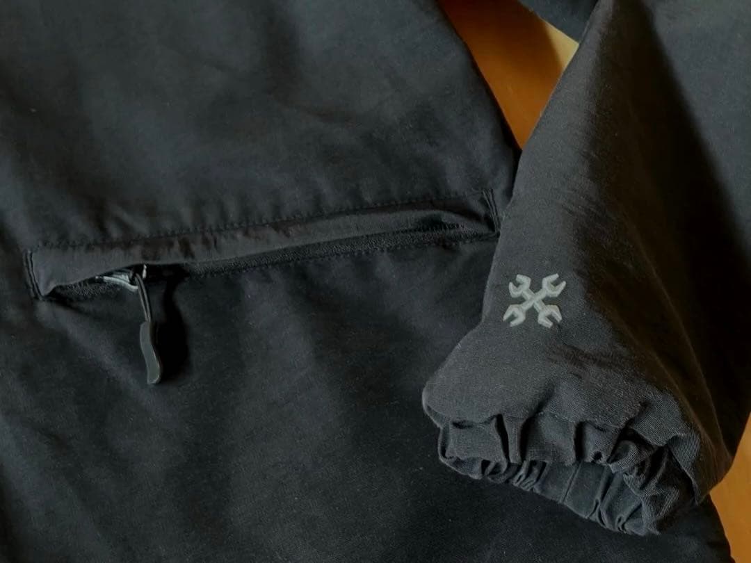 ブルコBLUCO 60/40 CHIN STRAP COACH JACKET黒