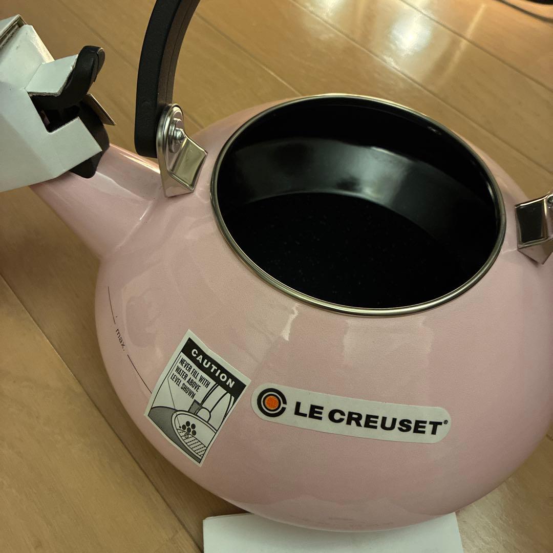 ル クルーゼ　新品　未使用　1.5L ケトル　ピンク　直火　IH対応