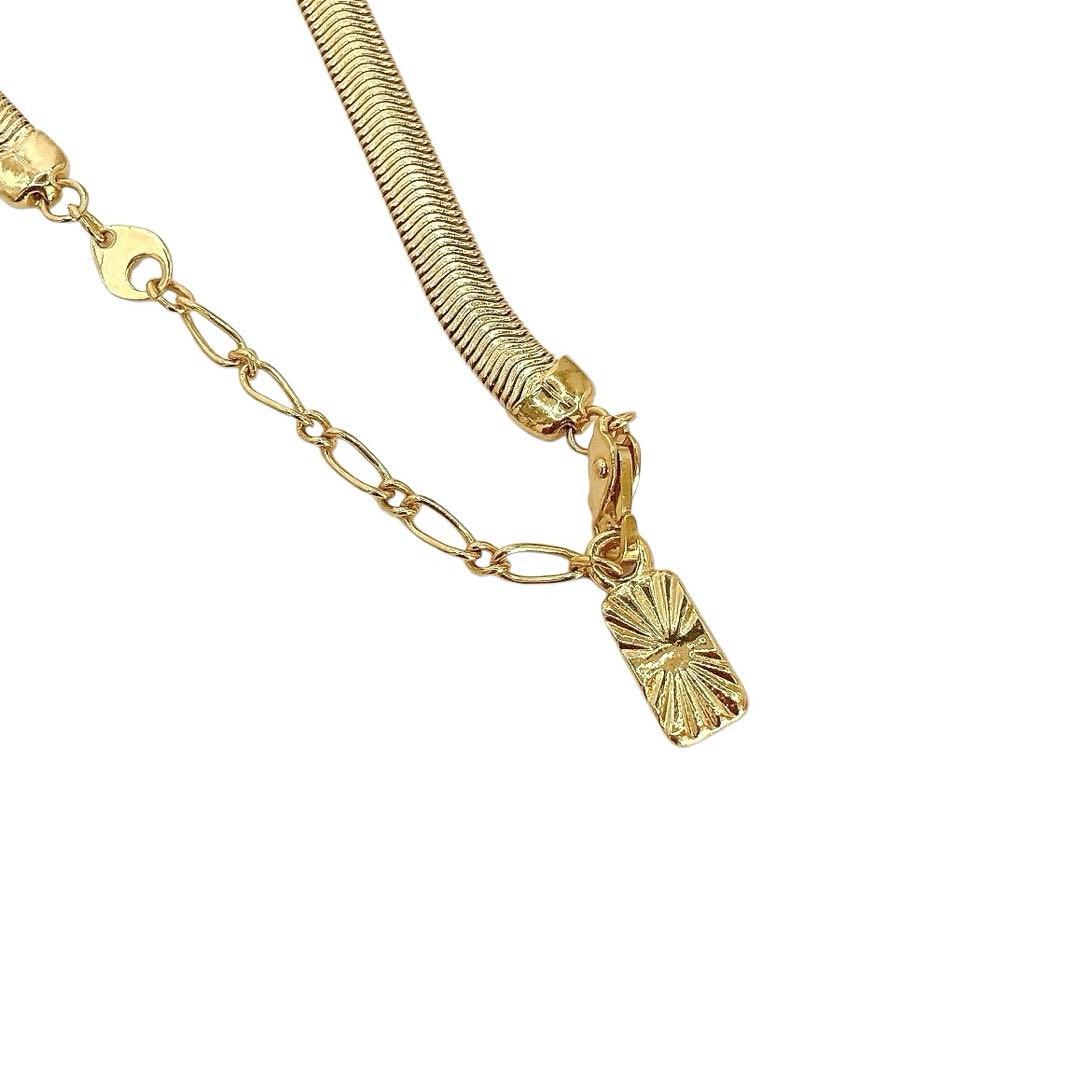 極美品✨イヴサンローラン YSL ネックレス　ゴールド　Vintage　ロゴ刻印