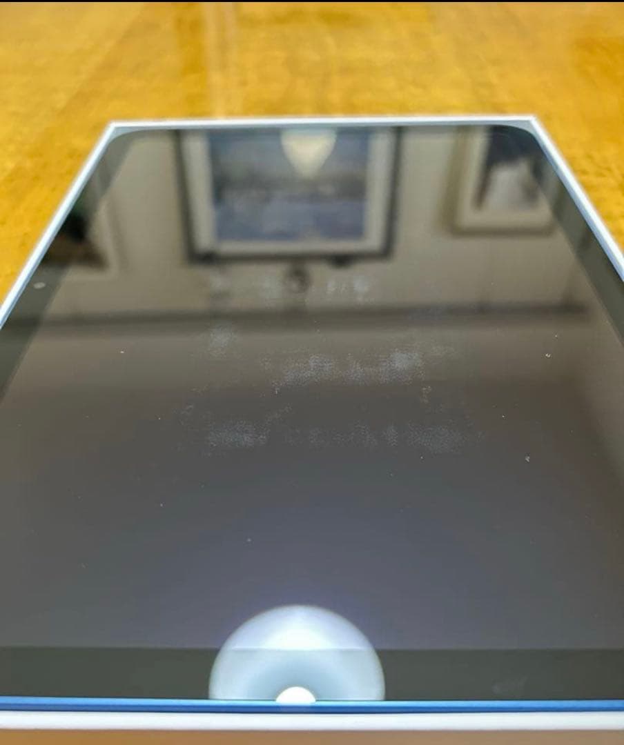 とお　iPad　10.9インチ 第10世代64GB ブルー