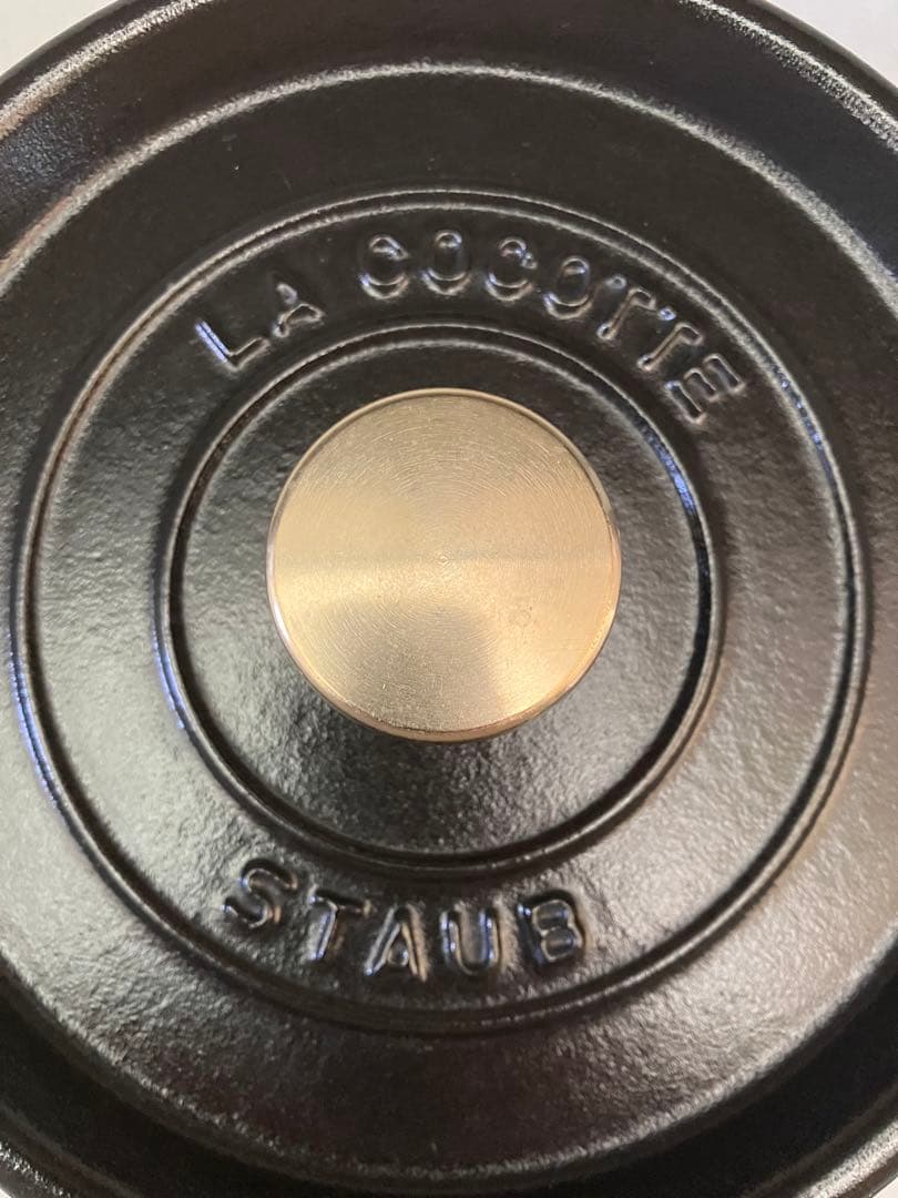 Staub ストウブ ２０㎝　黒　ピコ　ココットラウンド　 ブラック