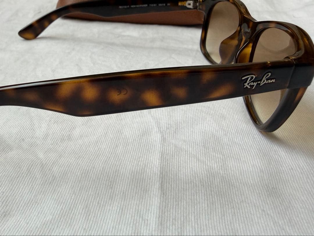 ビ*ム様 連休値下げ中【超美品】Ray-Ban RB2132F サングラス　キム