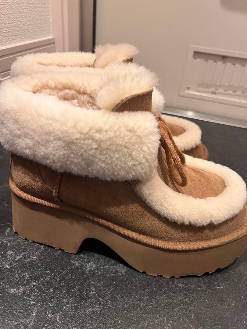 UGG レースアップ ブーツ