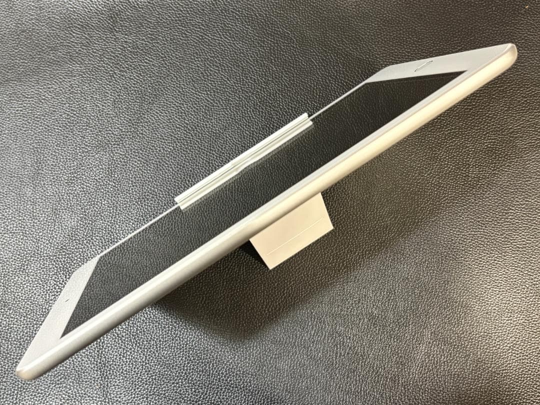 iPad 第６世代 Wi-Fi + Cellular 32GB シルバー