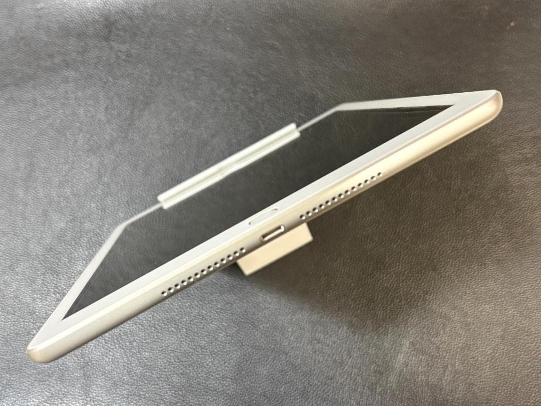 iPad 第６世代 Wi-Fi + Cellular 32GB シルバー
