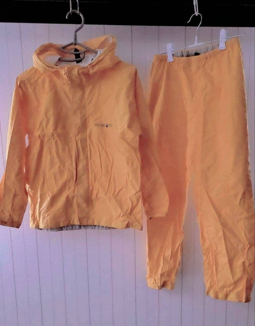 美品 mont-bell 140サイズレインウェア上下セット