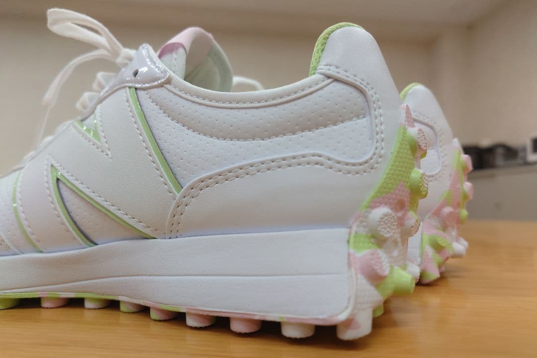 新品☆ニューバランス WGS327 スパイクレスゴルフシューズ 23cm 白
