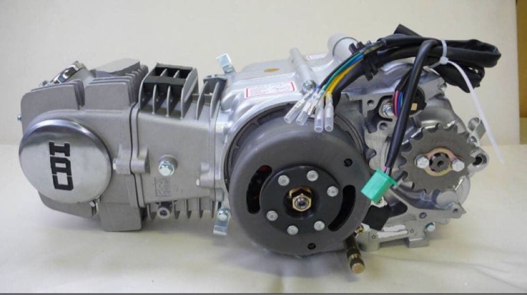 125ccマニュアルエンジン　カブ等　修理交換用１２V　附属品あり　キック起動