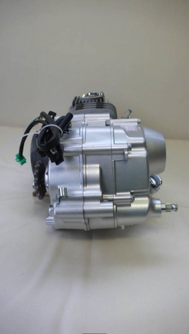 125ccマニュアルエンジン　カブ等　修理交換用１２V　附属品あり　キック起動