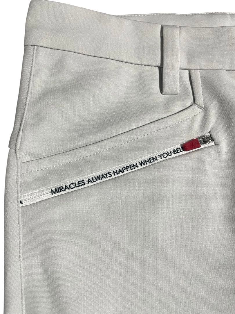 ✴︎新品✴︎ MARK & LONA ライトグレーストレッチパンツ　44(Ｓ)伸縮