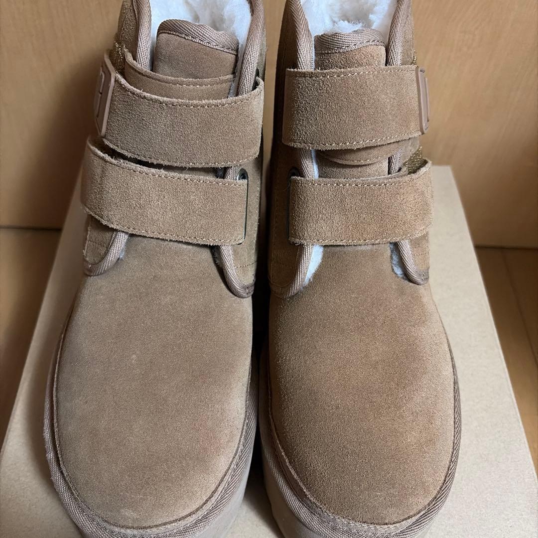 UGG neumel platform 厚底　ムートンブーツ