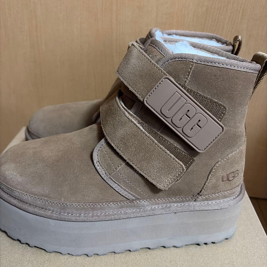UGG neumel platform 厚底　ムートンブーツ
