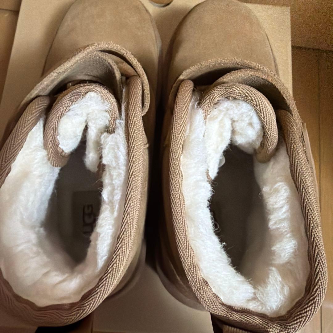 UGG neumel platform 厚底　ムートンブーツ