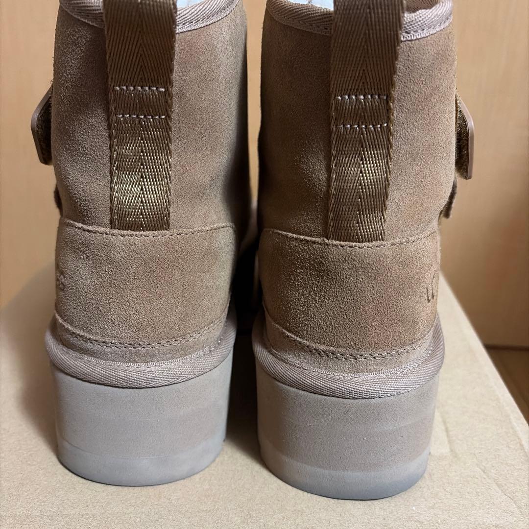 UGG neumel platform 厚底　ムートンブーツ