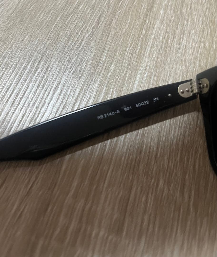 新品 Ray-Ban Wayfarer ブラックサングラス ケース付き