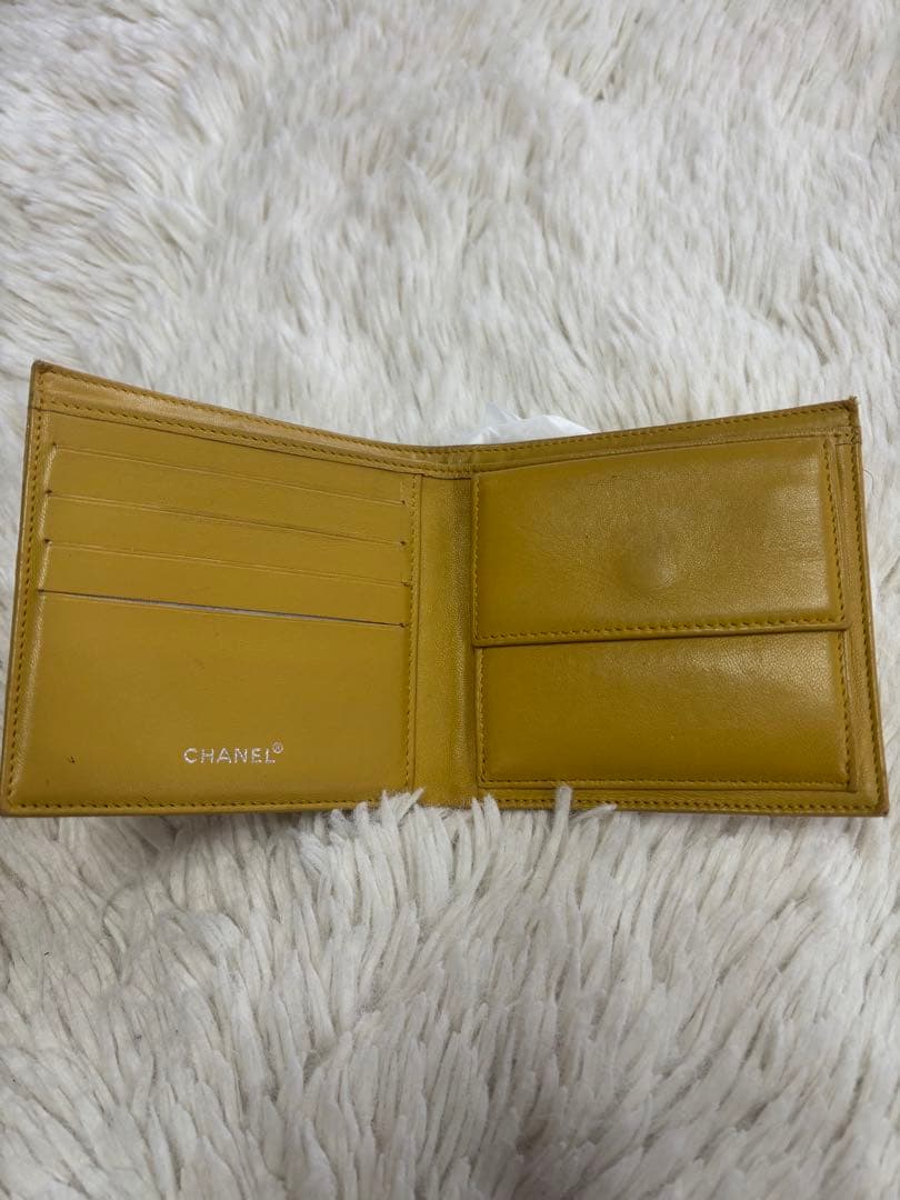 CHANEL イエロー 二つ折り財布