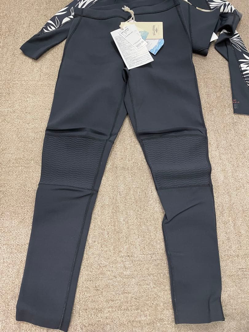 【新品•未使用•タグ付】Billabong タッパー　上下セット Lサイズ