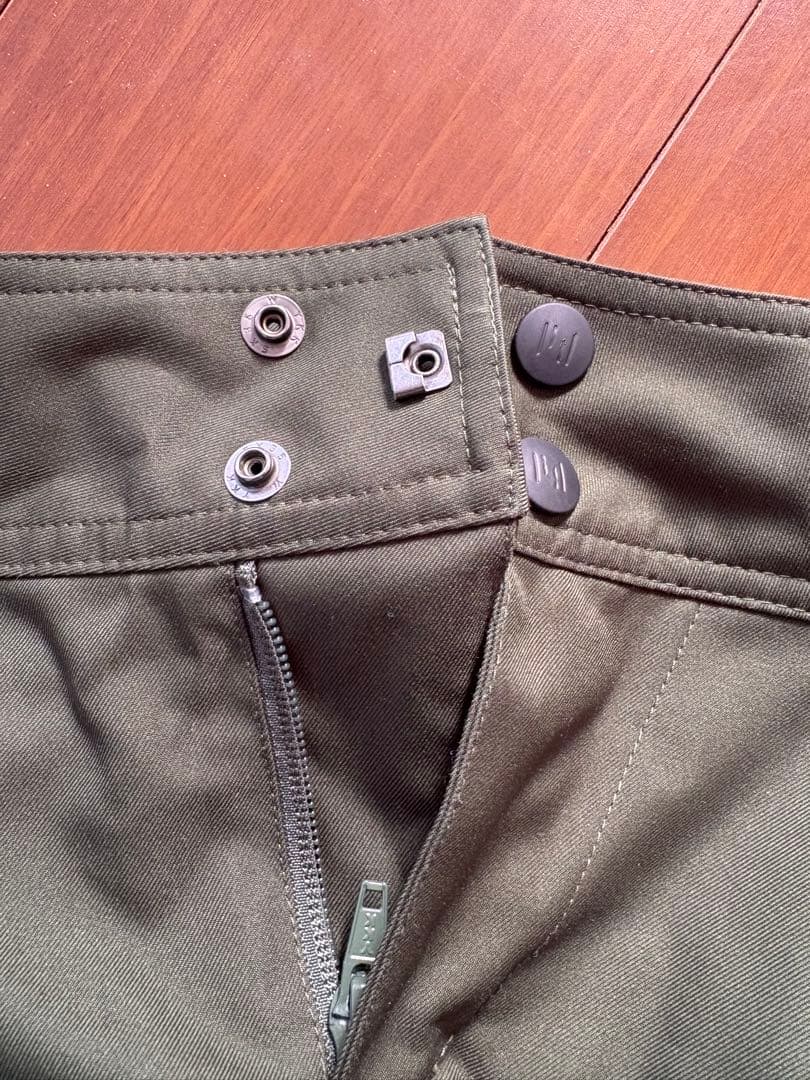 【美品】ホールデン スノーボードパンツ M